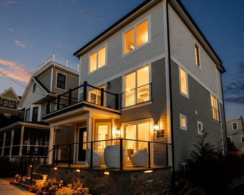 7 Wellington Ave, Newport, RI, 02840-3927 | Card Image