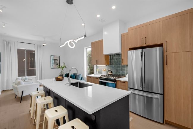 1101 - 700 Denson Dr, Condo with 3 bedrooms, 3 bathrooms and 1 parking in Austin TX | Image 12