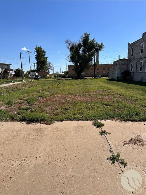 10 S 1st Street E, Baker, MT, 59313 | Card Image