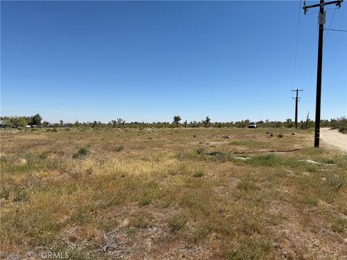 1080 Danbury, Pinon Hills, CA, 92372 | Card Image