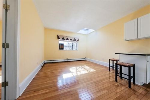 apt-12-511 Beacon St, Boston, MA, 02215-2320 | Card Image