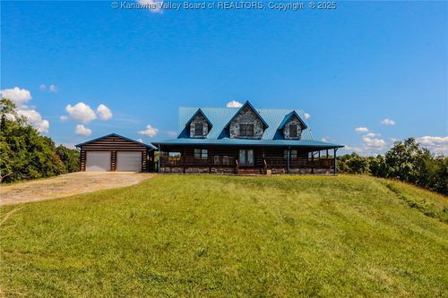 411 Foxtrot Rd, Looneyville, WV, 25259-9379 | Card Image