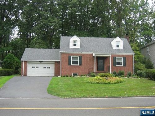 513 Lafayette Ave, Wyckoff, NJ, 07481-2915 | Card Image