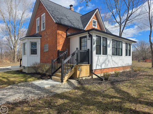 8894 Arnold Rd, Ira, MI, 48023-1305 | Card Image