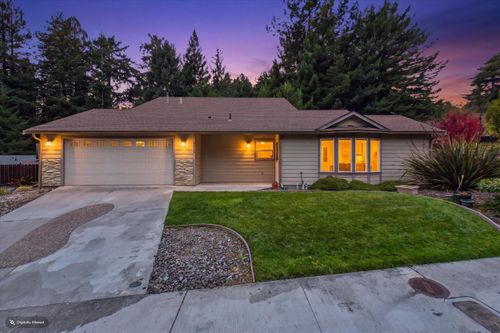 2015 Foxwood Dr, Eureka, CA, 95503-8943 | Card Image
