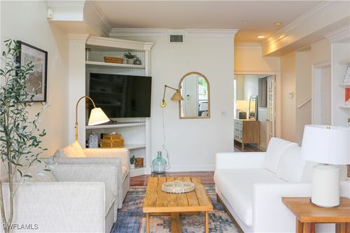 5-1136 6th St S, NAPLES, FL, 34102-7119 | Card Image