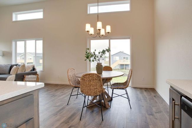 Kitchen Island | Image 13