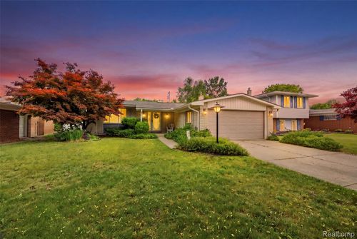 38750 Grandon St, Livonia, MI, 48150-3380 | Card Image