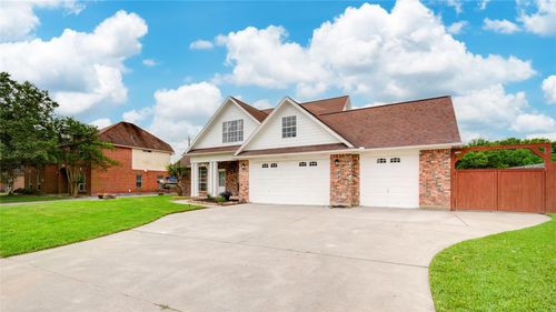 127 Indian Warrior Trl, Lake Jackson, TX, 77566-3253 | Card Image
