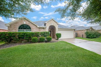 2000 Golden Creek Lane, House other with 4 bedrooms, 2 bathrooms and null parking in Richmond TX | Image 2