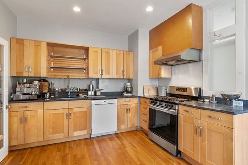 2-20 Glenwood Ave, Cambridge, MA, 02139-4708 | Card Image