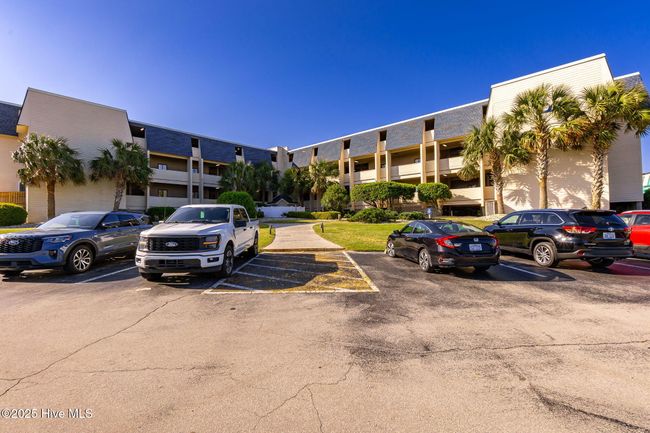 Parking Lot of Building L | Image 26