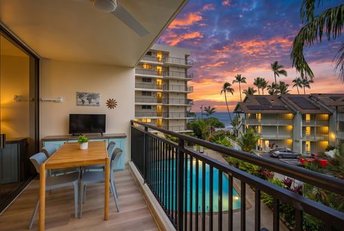 311-75-5782 Kuakini Hwy, Kailua Kona, HI, 96740-1748 | Card Image