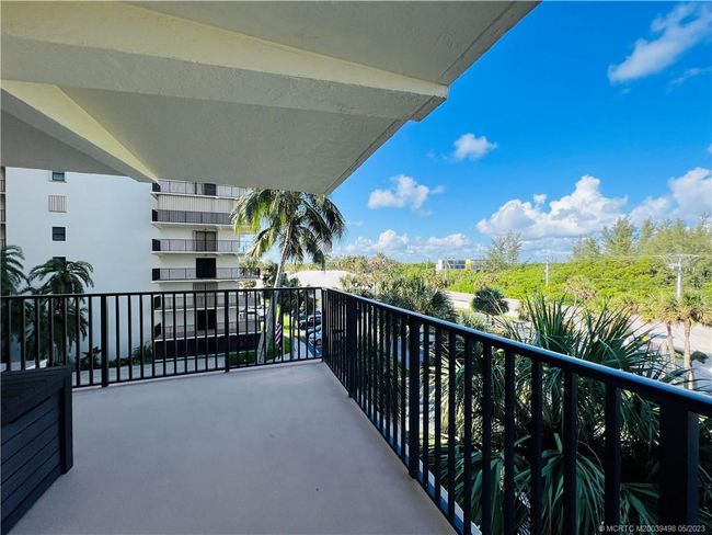 APT-401 - 10044 Ocean Dr, Condo with 3 bedrooms, 2 bathrooms and null parking in Jensen Beach FL | Image 44