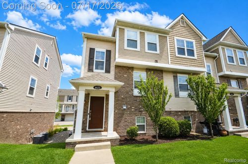 4625 Bradley Cir, Troy, MI, 48085-5108 | Card Image