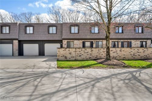625 Tollis Pkwy, Broadview Heights, OH, 44147-1811 | Card Image