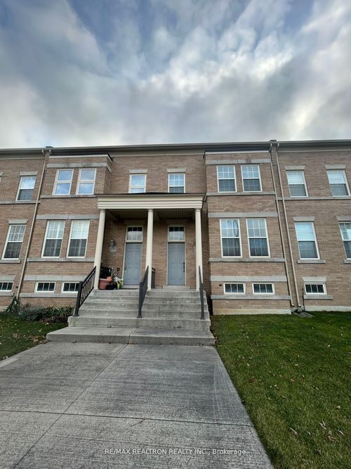 10284 Woodbine Ave, Markham, ON, L6C0M3 | Card Image