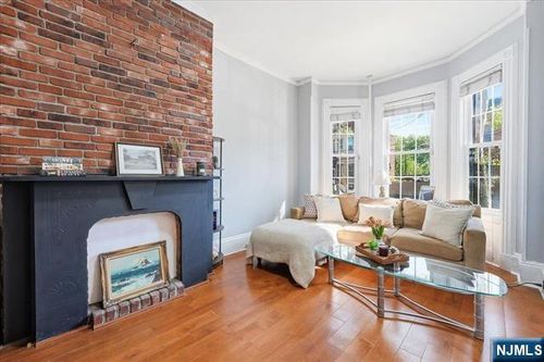20 Fleet St, Jersey City, NJ, 07306-1612 | Card Image