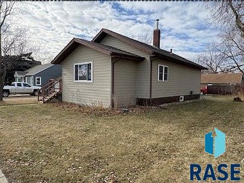 215 N Union Ave Avenue, Madison, SD, 57042 | Card Image
