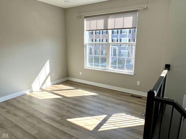 Formal living or dining room | Image 12