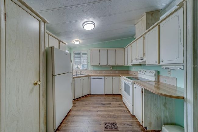 148 Gull Aire Blvd, House other with 2 bedrooms, 2 bathrooms and null parking in OLDSMAR FL | Image 13