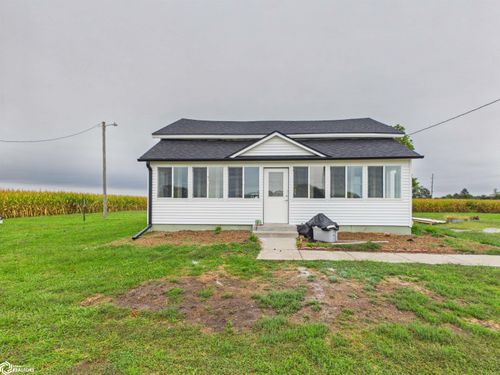 12189 Sycamore Rd, Ottumwa, IA, 52501-9257 | Card Image