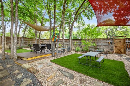 3017 Sunridge Dr, Austin, TX, 78741-7345 | Card Image