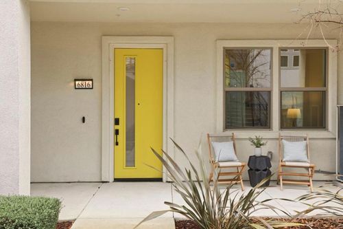 6816 Vector Ct, San Jose, CA, 95119-1942 | Card Image
