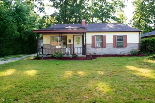 1863 Deerfield Avenue Sw, Warren, OH, 44485 | Card Image