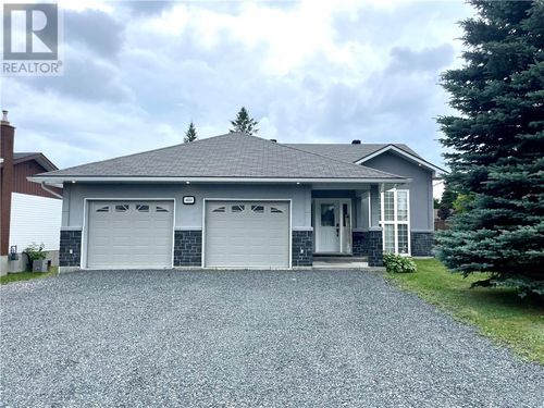 4653 Rita St, Hanmer, ON, P3P1X6 | Card Image