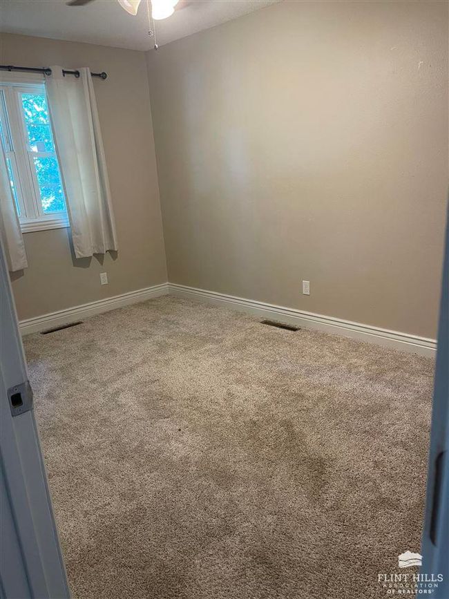 1504 Hale Dr, House other with 4 bedrooms, 1 bathrooms and null parking in Junction City KS | Image 9