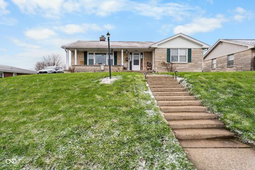 830 Main St, Brownstown, IN, 47220-1926 | Card Image