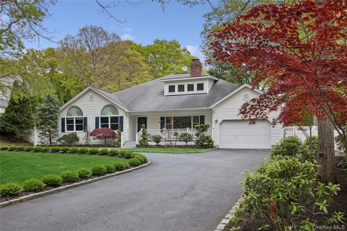 37 Pine Ridge Dr, Smithtown, NY, 11787-4249 | Card Image