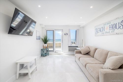 apt-3f-450 W Broadway, Long Beach, NY, 11561-3159 | Card Image