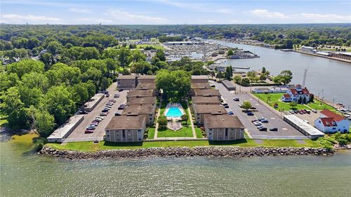 811 Westage At The Hbr, Irondequoit, NY, 14617-1016 | Card Image