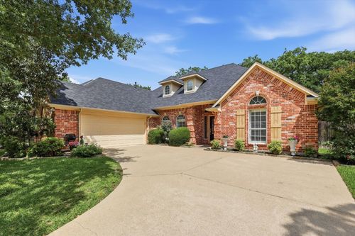 3600 Chateaux Ln, Hurst, TX, 76054-2096 | Card Image