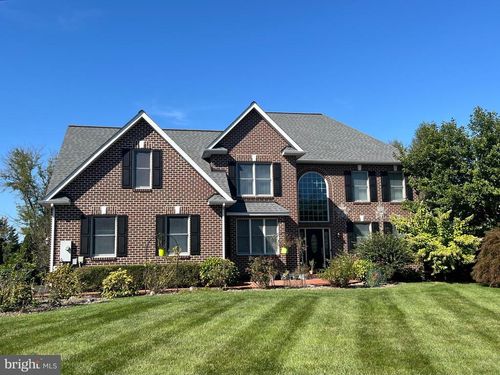 3325 Muirfield Dr, CHAMBERSBURG, PA, 17202-8166 | Card Image