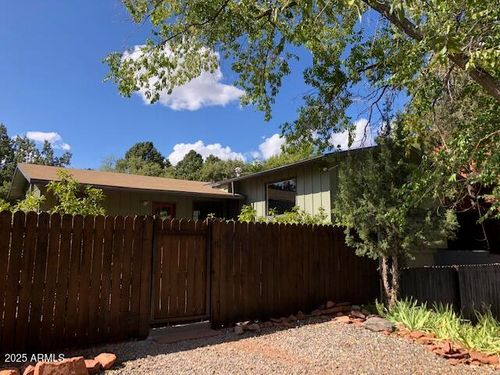 325 Smith Rd, Sedona, AZ, 86336-4817 | Card Image