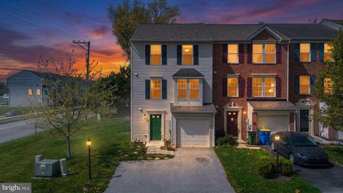 4 Forest View Ter, HANOVER, PA, 17331-7449 | Card Image