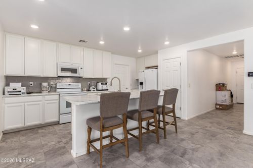 8569 W Amazilia Place, Tucson, AZ, 85757 | Card Image
