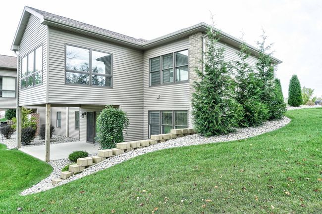 UNIT-14 - 4274 Evergreen Rd, Condo with 3 bedrooms, 3 bathrooms and null parking in Adrian MI | Image 9