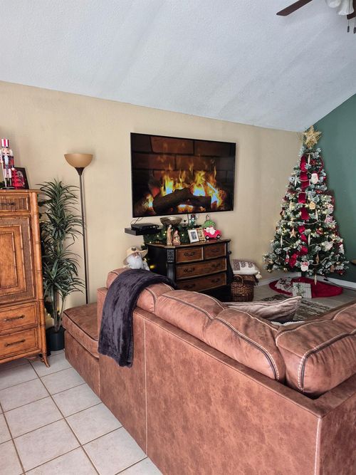 2102 Pearland Ave, Pearland, TX, 77581-3331 | Card Image