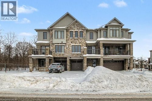 79 S Creek Dr, Kitchener, ON, N2P0H2 | Card Image