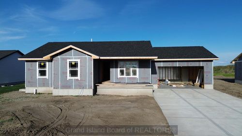 713 Kenneth Dr, Grand Island, NE, 68803-4933 | Card Image