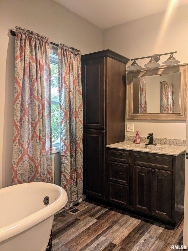 17359 Log Cabin Rd, House other with 4 bedrooms, 3 bathrooms and null parking in Ewing IL | Image 15