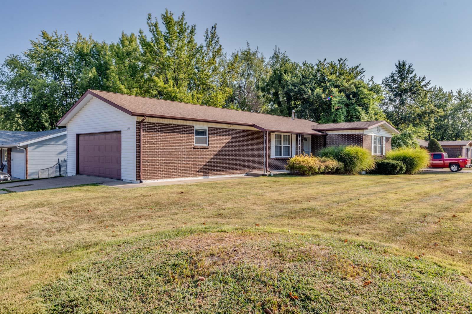 Soutee Dr, Saint Peters, MO 63376
