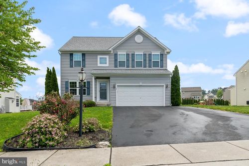 68 Louvain Dr, HANOVER, PA, 17331-8495 | Card Image