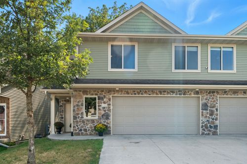 1255 Dodge Street Ct, Iowa City, IA, 52245-6123 | Card Image
