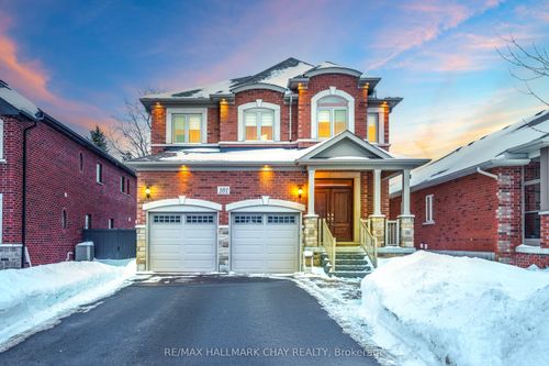 101 Gardiner Dr, Bradford, ON, L3Z0J6 | Card Image