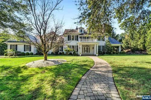 11 Oconners Ln, Old Tappan, NJ, 07675-7021 | Card Image